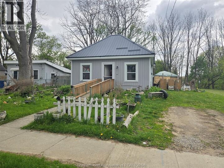 Property Photo:  249 King St E Street  ON N7M 3N3 
