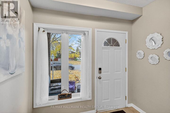 Property Photo:  110 Hunter'S Glen Crescent  ON K1T 3R1 