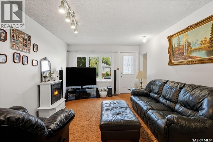 Property Photo: 2425 Edgar Street SK S4N 3L4