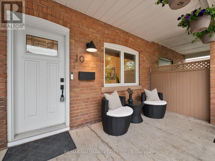 Property Photo:  10 Ferrier Avenue  ON M4K 3H4 