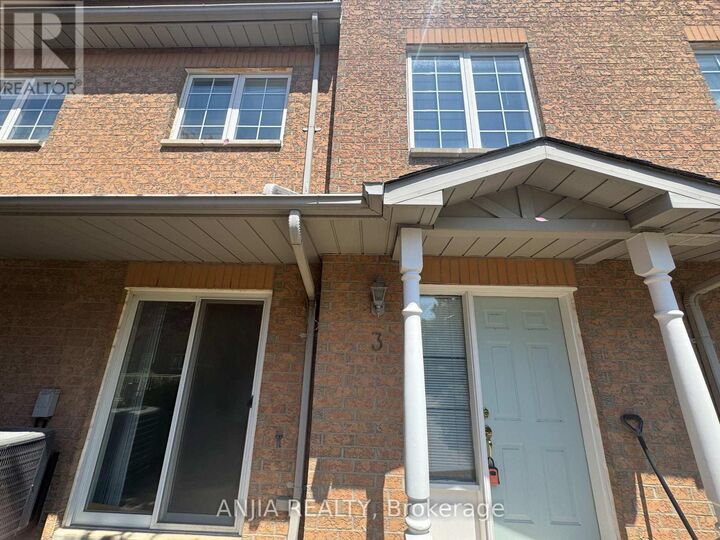 Property Photo:  2 Alpen Way 3  ON L3R 4G1 