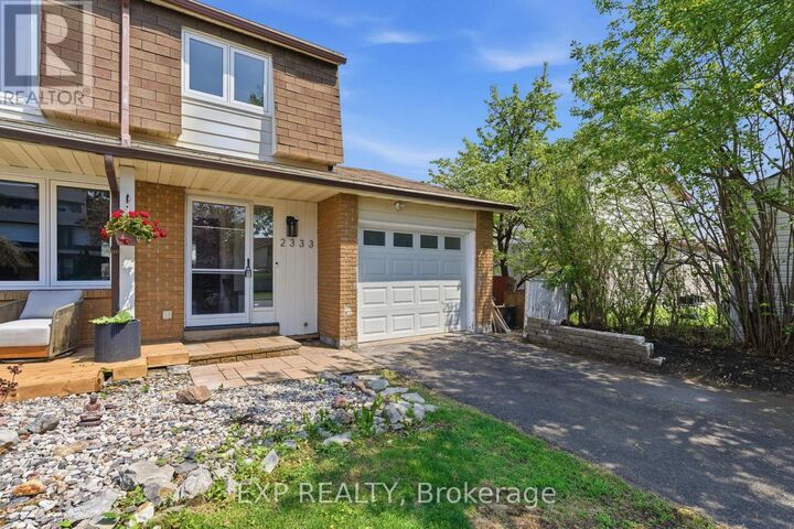 Property Photo:  2333 Cotters Crescent  ON K1V 8Y7 