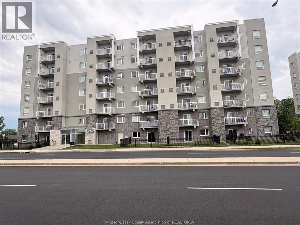 Property Photo:  1675 Banwell 502  ON N8P 1M9 