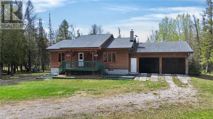 76 Lilly Crescent — photo 1