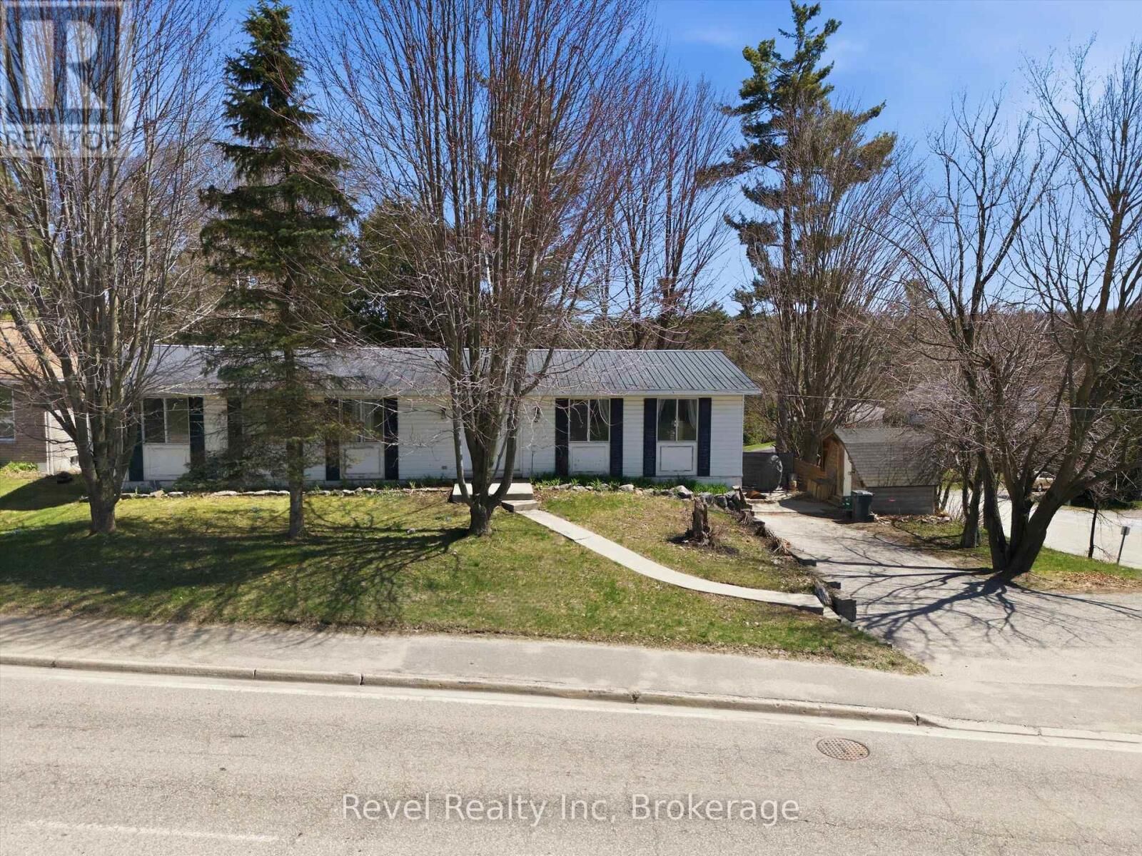 Property Photo:  3 Wellington Street  ON P1L 1E8 