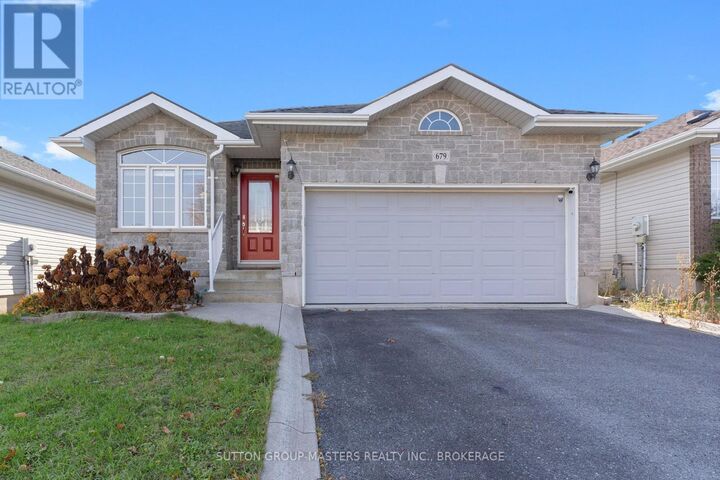 Property Photo:  679 Melrose Street  ON K7M 9G8 