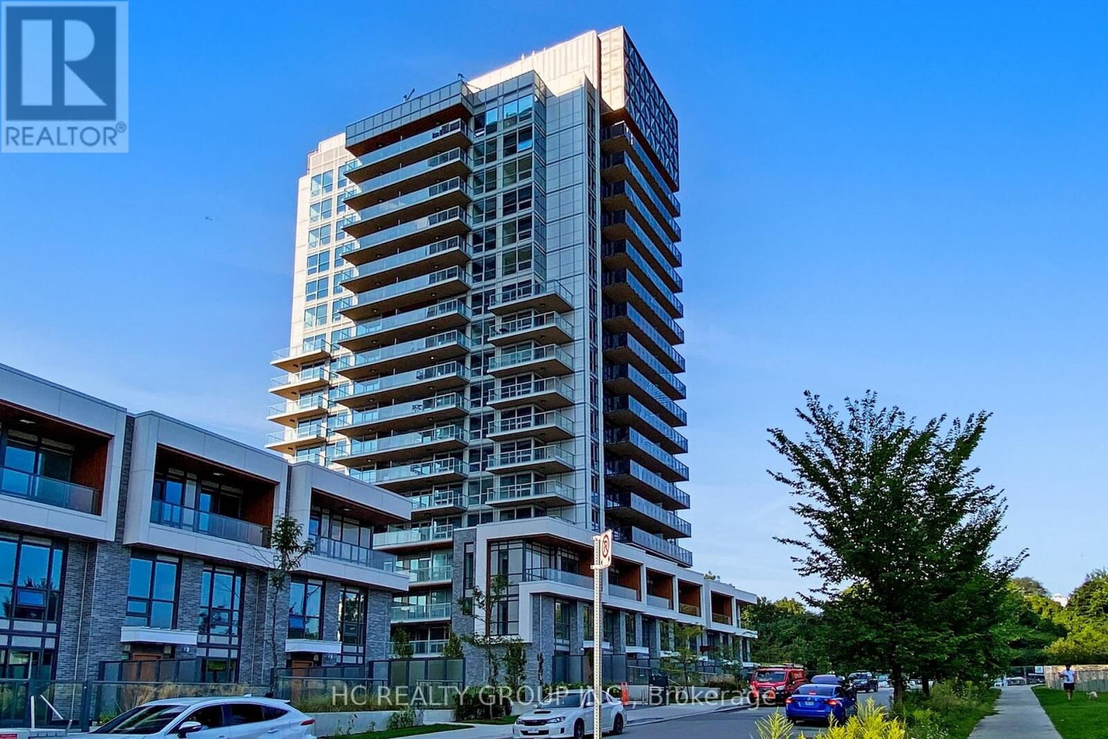 Property Photo: 25 McMahon Drive 1703 ON M2K 0J1