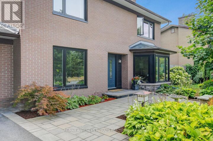 Property Photo: 5 Tiffany Crescent ON K2K 1W1