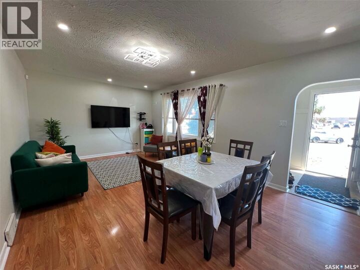 Property Photo:  1116 Cumberland Avenue S  SK S7H 2L7 
