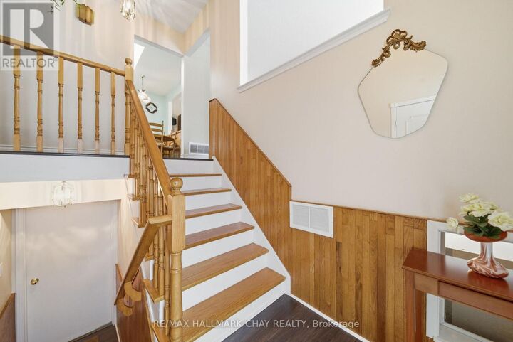 Property Photo:  5 Austen Lane  ON L4N 4V5 