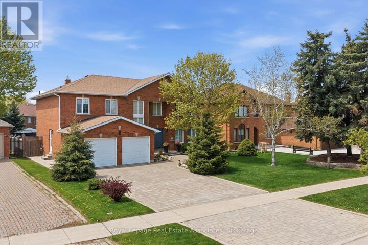 Property Photo:  160 Fifth Avenue  ON L4L 6Z3 