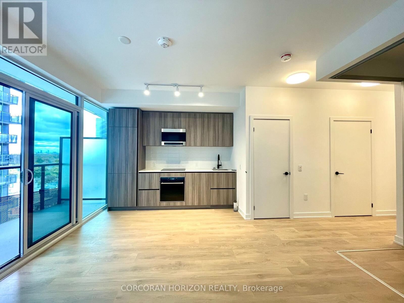 Property Photo:  127 Broadway Avenue 1107S  ON M4P 1V4 
