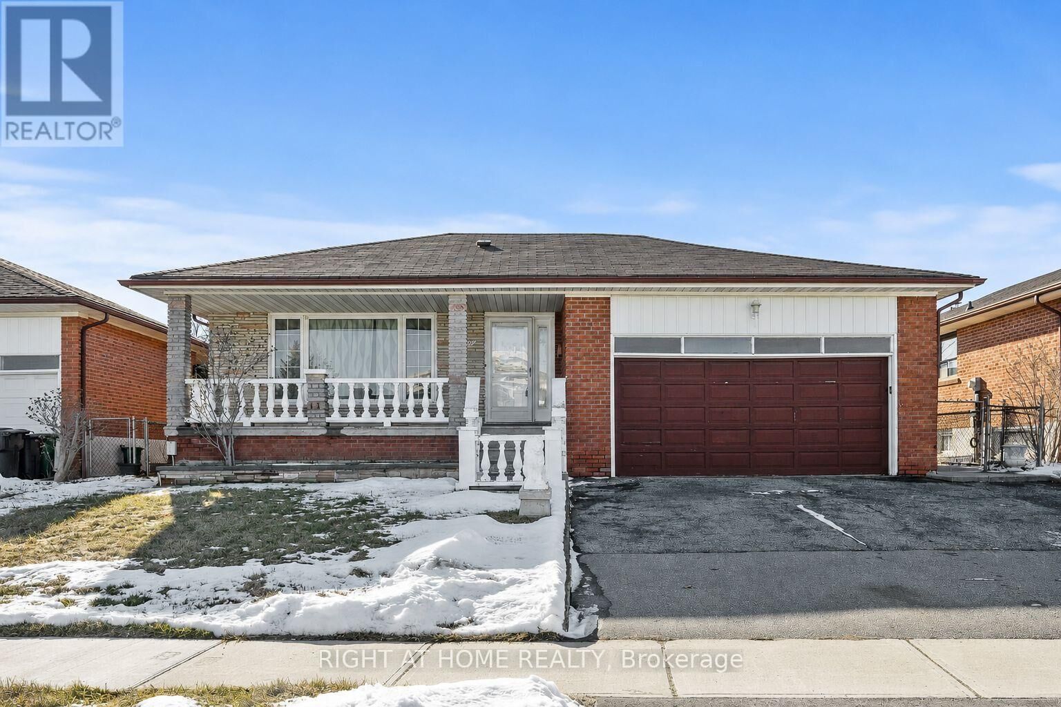 Property Photo:  47 Wheelwright Crescent  ON M3N 1V2 
