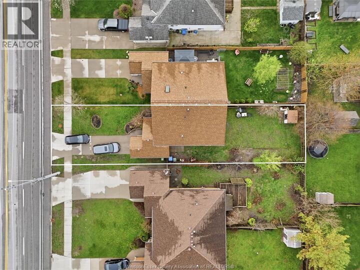 Property Photo:  724 Cabana Road East  ON N9G 1A4 