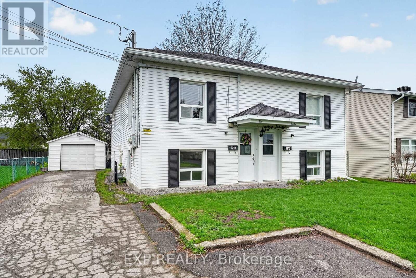 Property Photo:  1210-1212 Bedford Street  ON K6J 4G5 