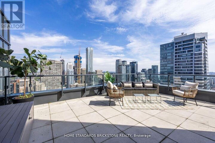 Property Photo:  955 Bay Street 3907  ON M5S 0C6 