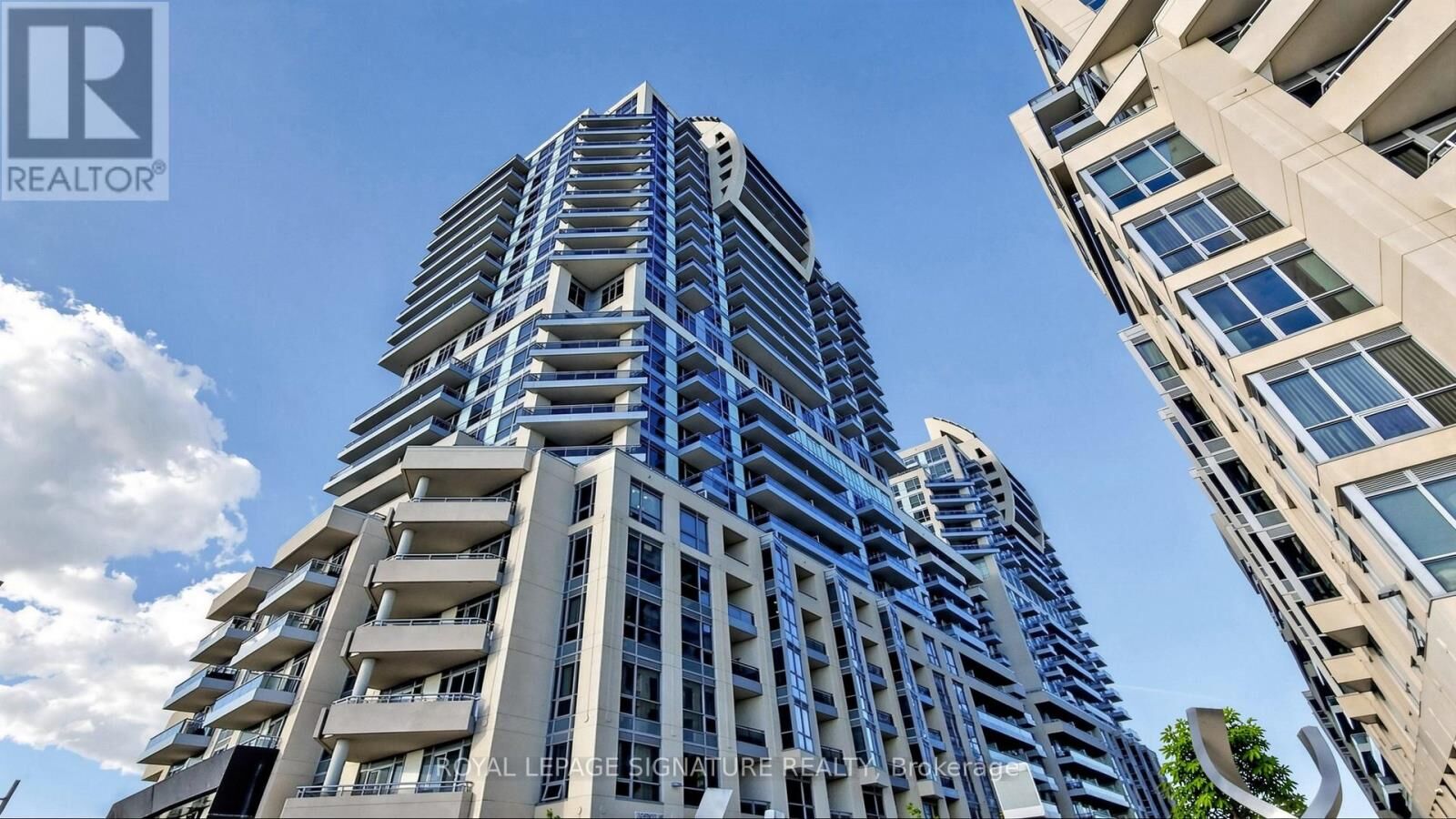 Property Photo:  9201 Yonge Street 802  ON L4C 6Z2 