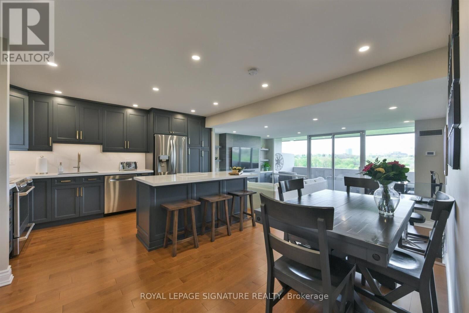 Property Photo:  240 Scarlett Road 912  ON M6N 4X4 