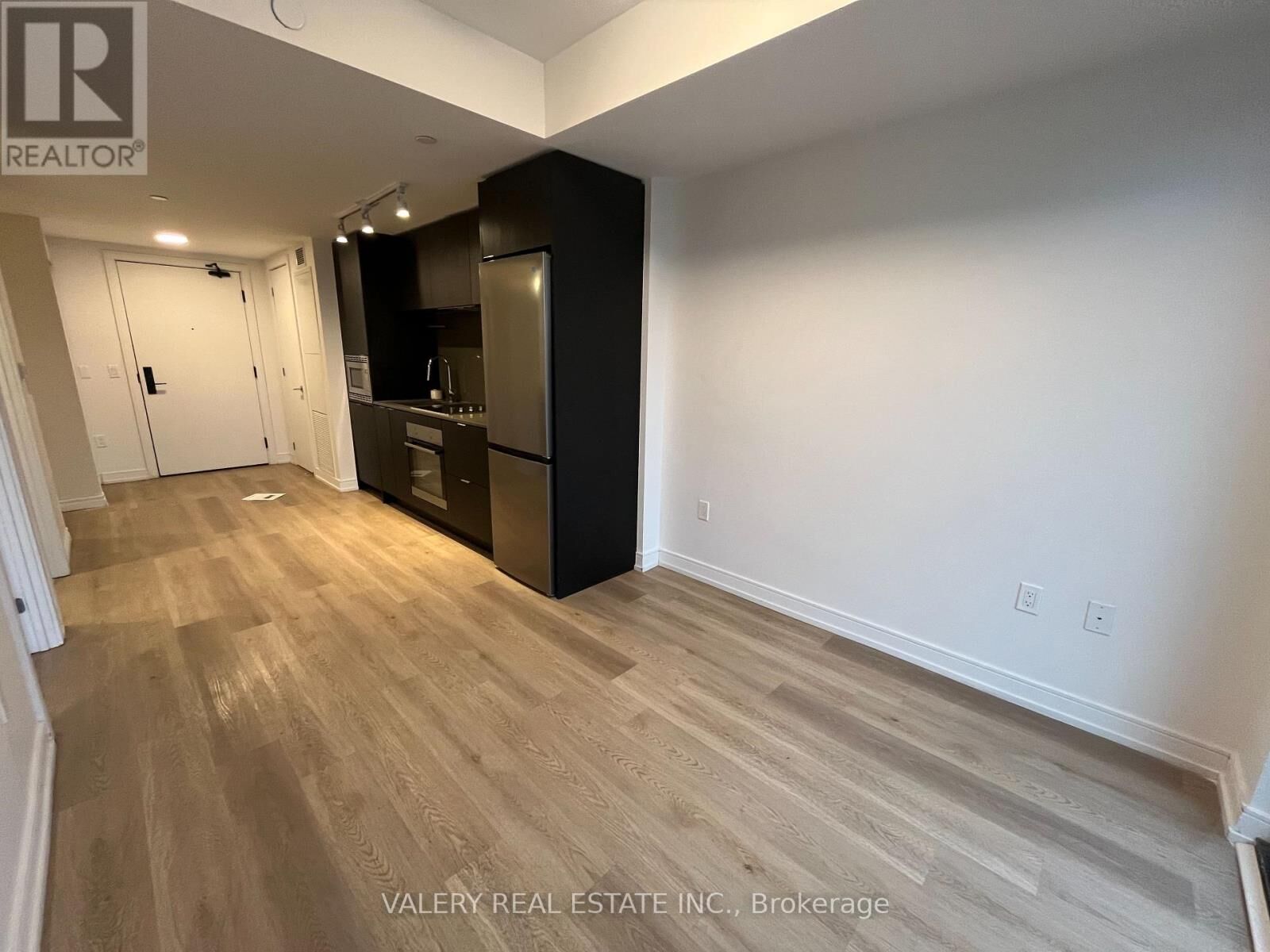 Property Photo:  1 Jarvis Street 528  ON L8R 3J2 