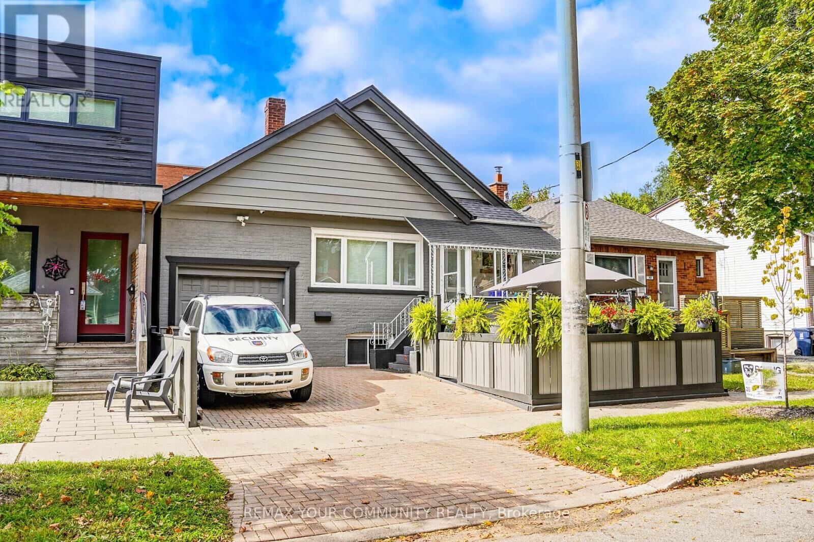 Property Photo:  86 Lesmount Avenue  ON M4J 3V9 