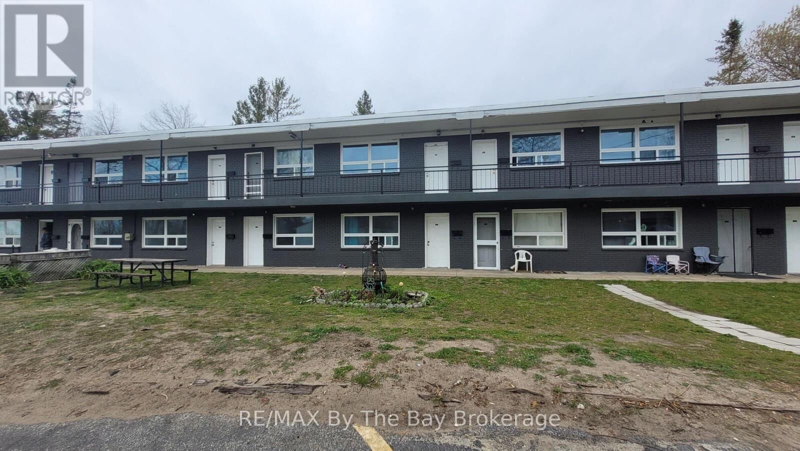 Property Photo:  280 River Road East A06  ON L9Z 2L7 