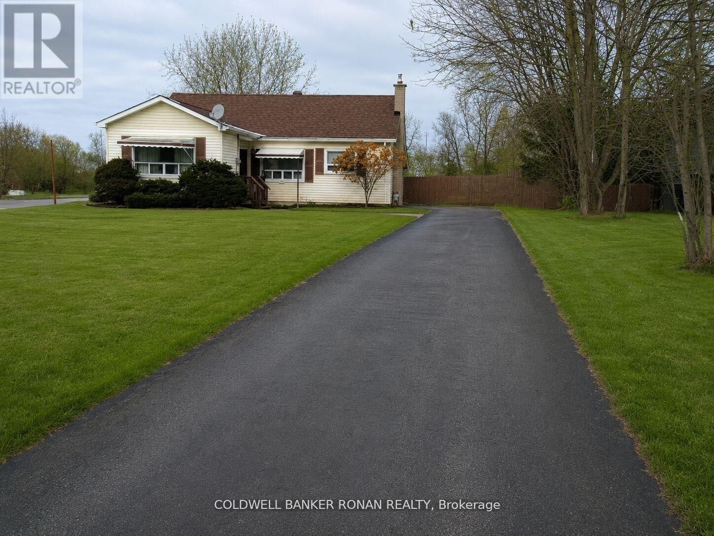 Property Photo:  194 Victoria Street West Street West  ON L9R 1V6 
