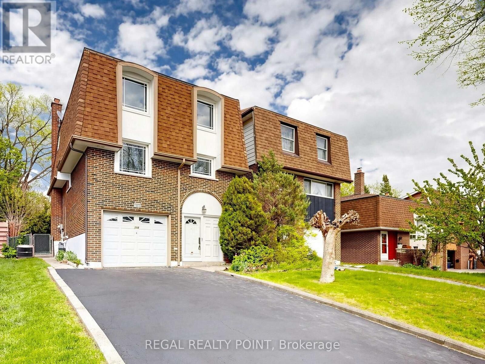 Property Photo: 116 Loganberry Crescent ON M2H 3H1