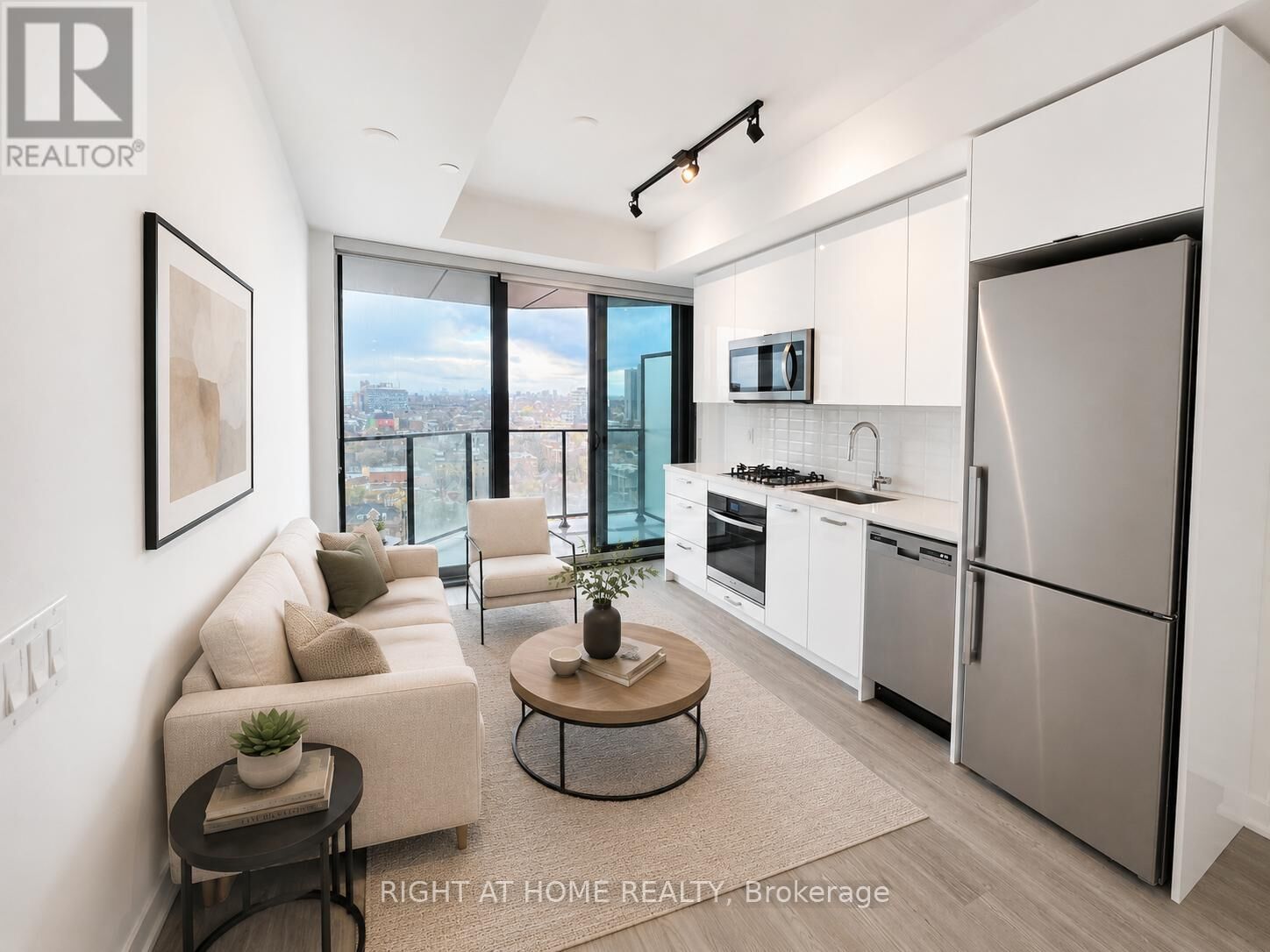 Property Photo:  195 McCaul Street 1615  ON M5T 1W6 