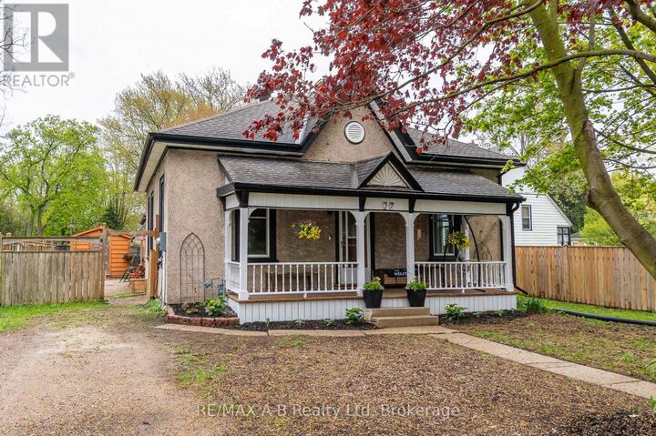 Property Photo:  27 Home Street  ON N5A 1Z8 