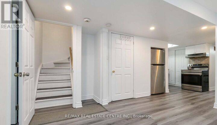 Property Photo: 5438 Tenth Line West Basement ON L5M 0G5