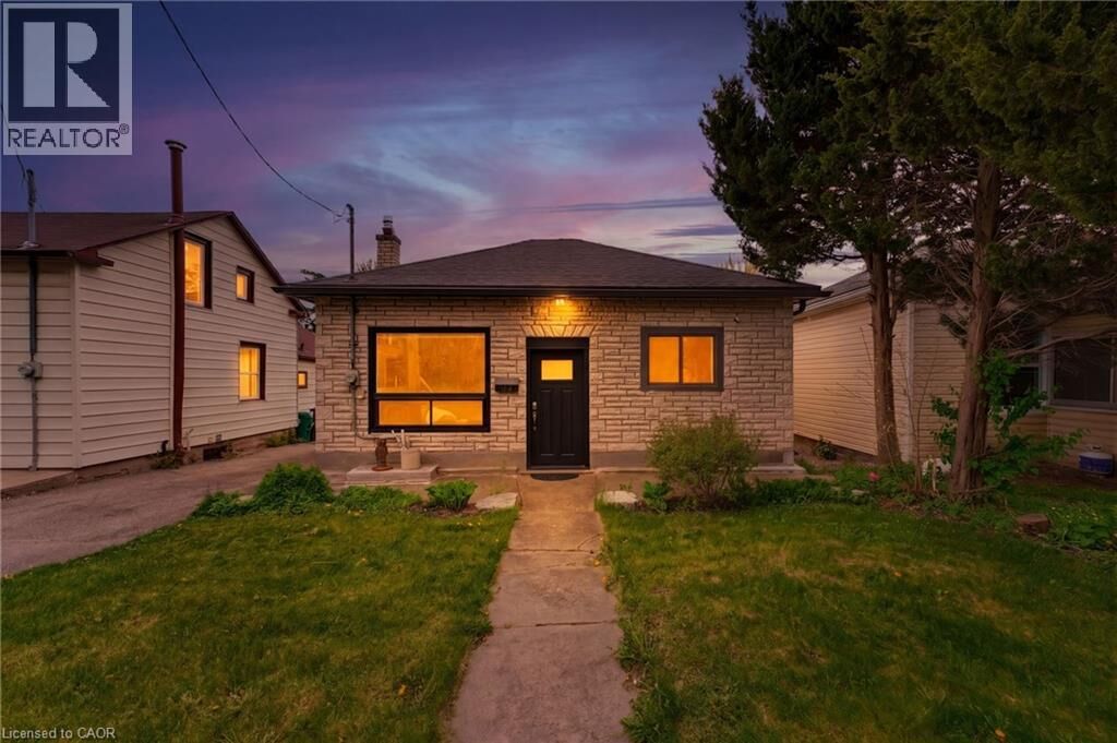 Property Photo:  25 Beverly Street  ON N1R 3Z4 