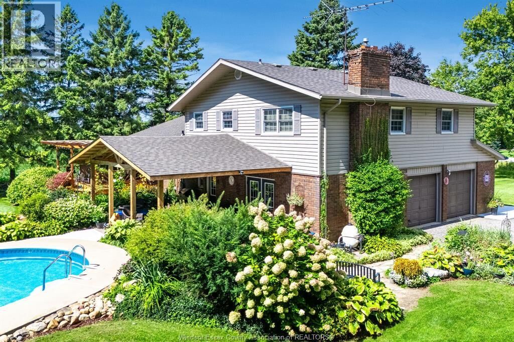 Property Photo:  863 Road 6 East  ON N0P 2G0 