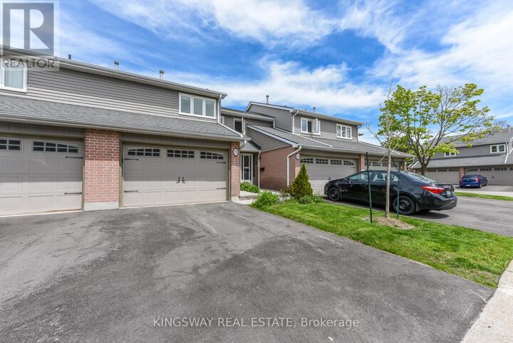 Property Photo: 3125 Fifth Line West 29 ON L5L 3S8