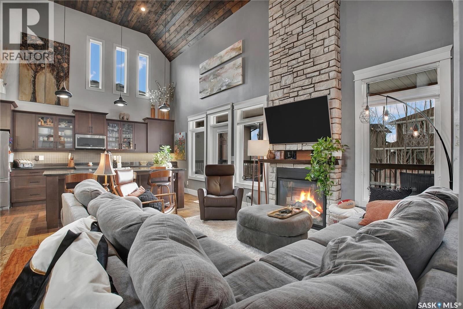 Property Photo:  522 Hastings Crescent  SK S7V 0E2 