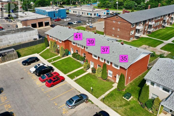 Property Photo:  41 Orchard Place  ON N7M 1A6 
