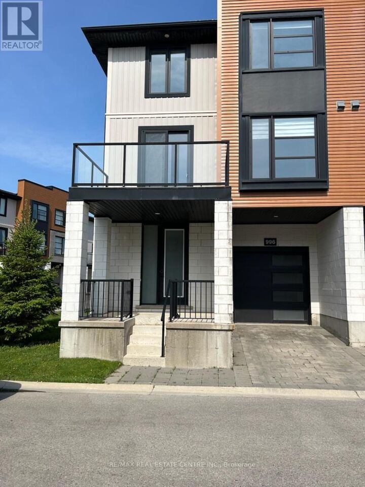 Property Photo: 996 West Village Square ON N6H 0J7