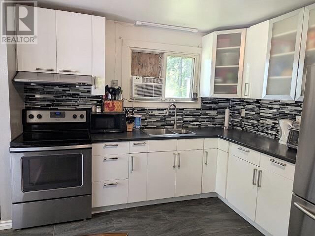 Property Photo: 33 Victoria St N ON P0V 2W0