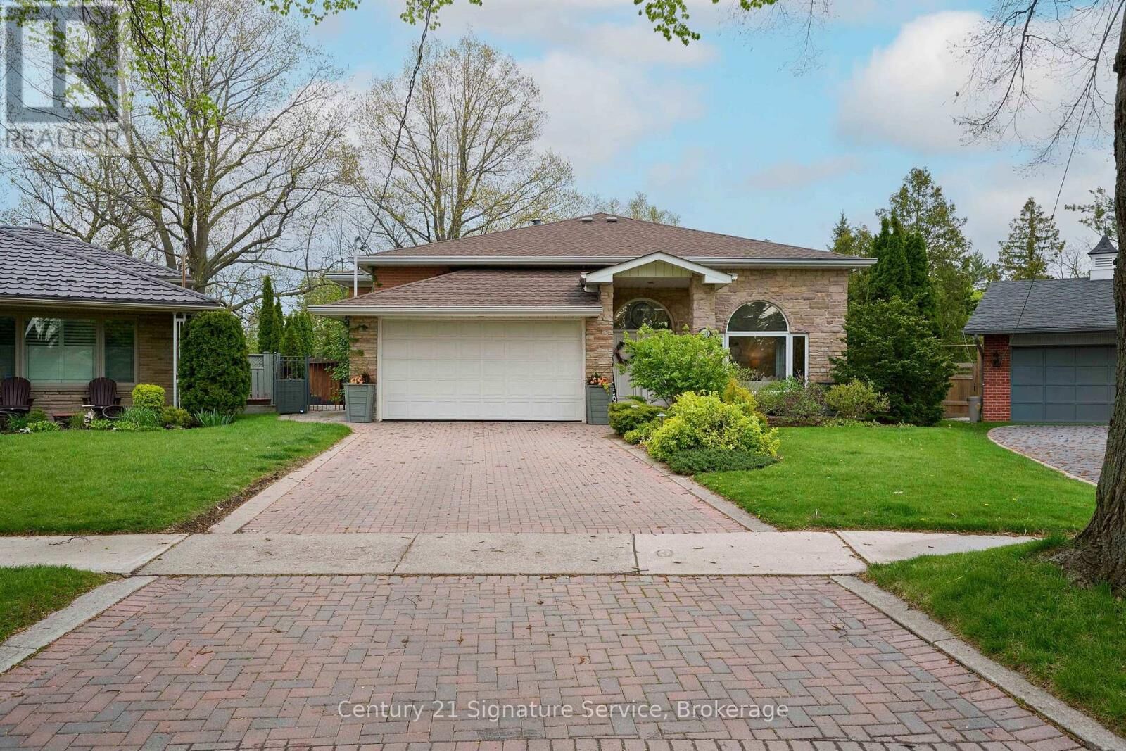 Property Photo: 2173 Greenhurst Avenue ON L4X 1J5