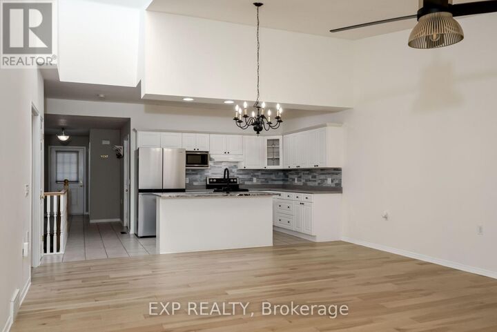 Property Photo:  1337 Commissioners Road West 17  ON N6K 4V2 