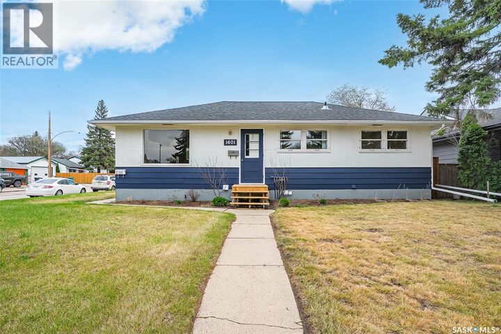 Property Photo: 1601 Cumberland Avenue S SK S7H 2M4