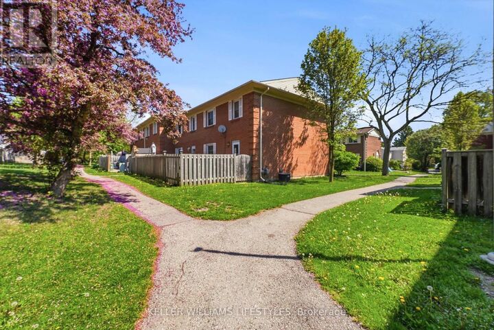 Property Photo:  308 Homestead Court  ON N6G 2E9 