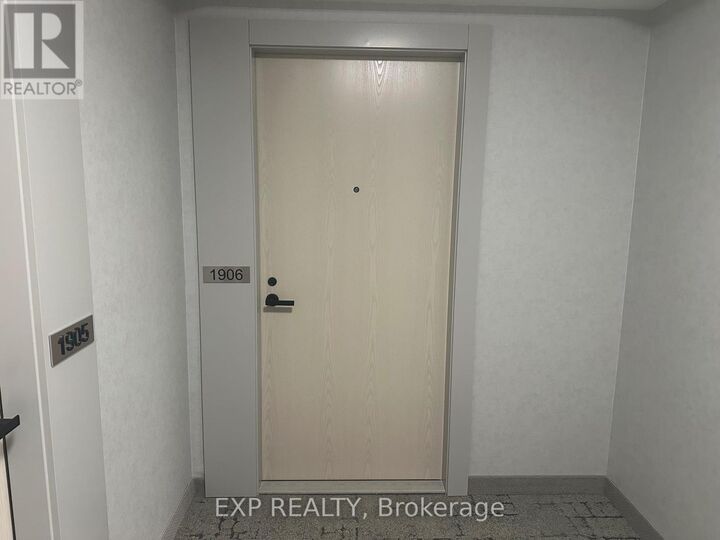 Property Photo:  195 Commerce Street 1906  ON L4K 0P9 