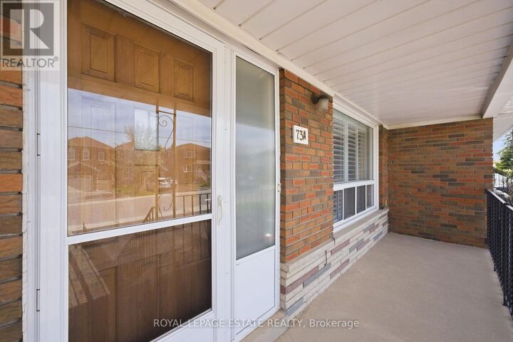 Property Photo:  73A North Bonnington Avenue  ON M1K 1X5 