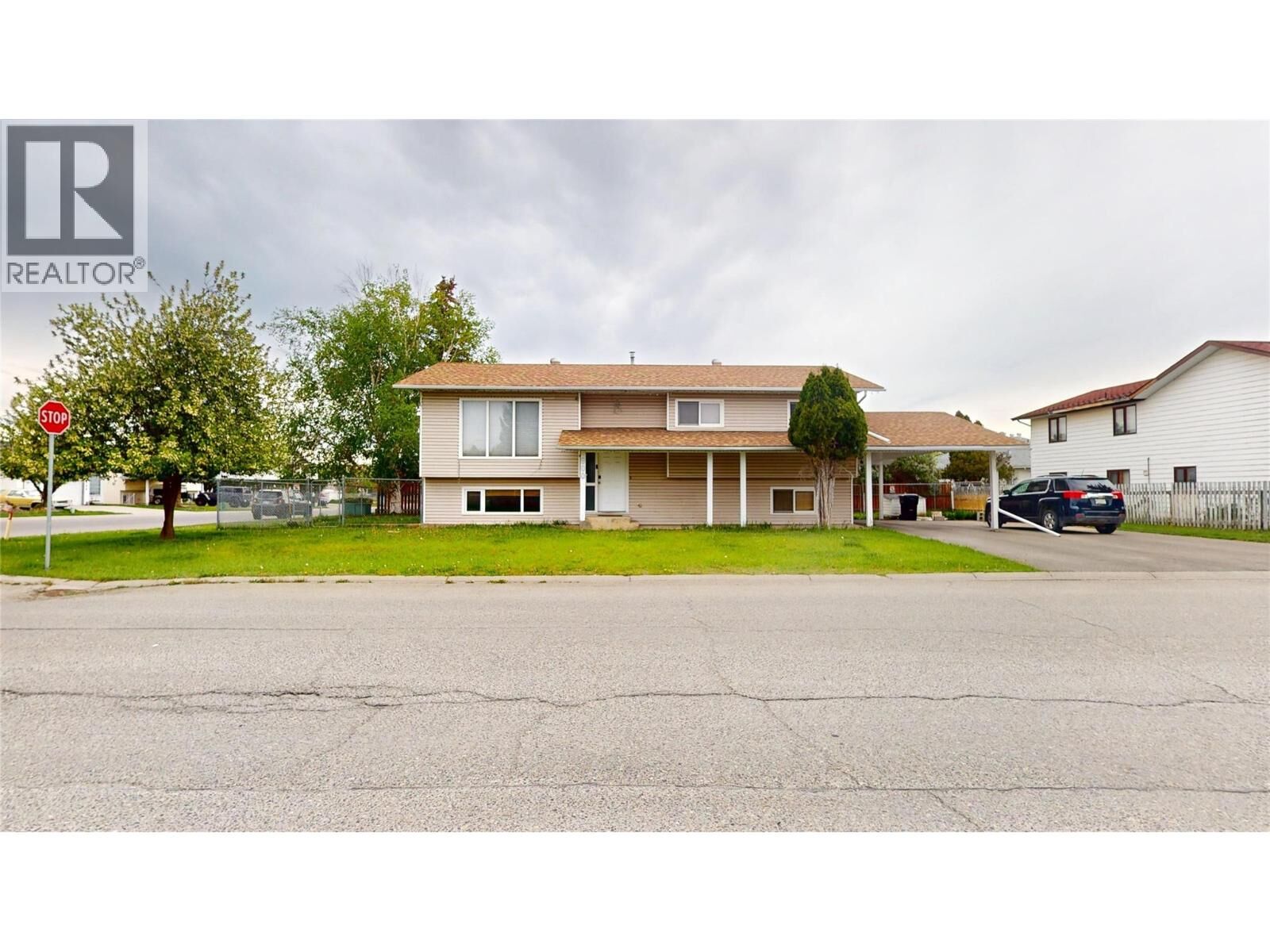 Property Photo:  900 24th Avenue North  BC V1C 6G8 