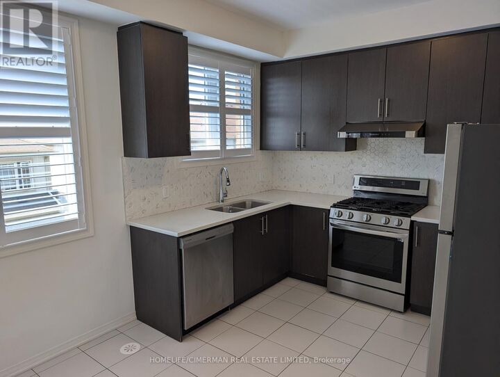 Property Photo:  1410 Coral Springs Path  ON L1K 3G1 