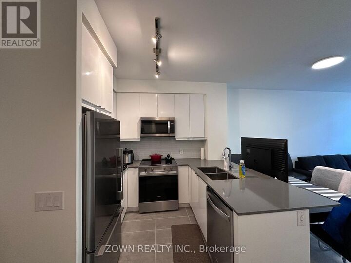 Property Photo:  3270 Sheppard Avenue East 225  ON M1T 3K3 