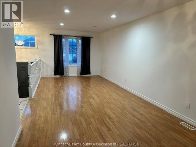 Property Photo:  4564 Fontana Avenue  ON N9G 3C8 