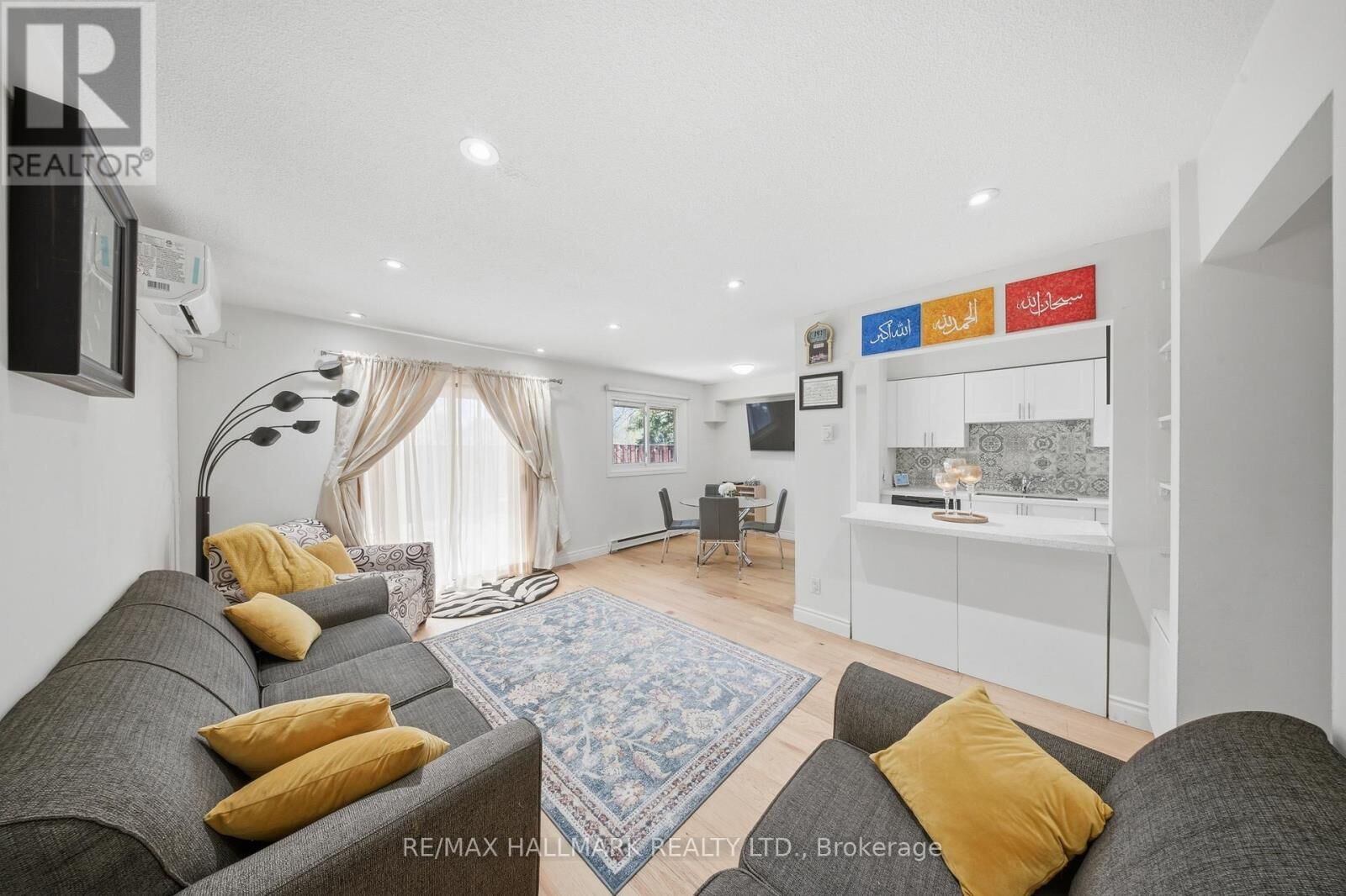 Property Photo: 6240 Montevideo Road 19 ON L5N 2N7