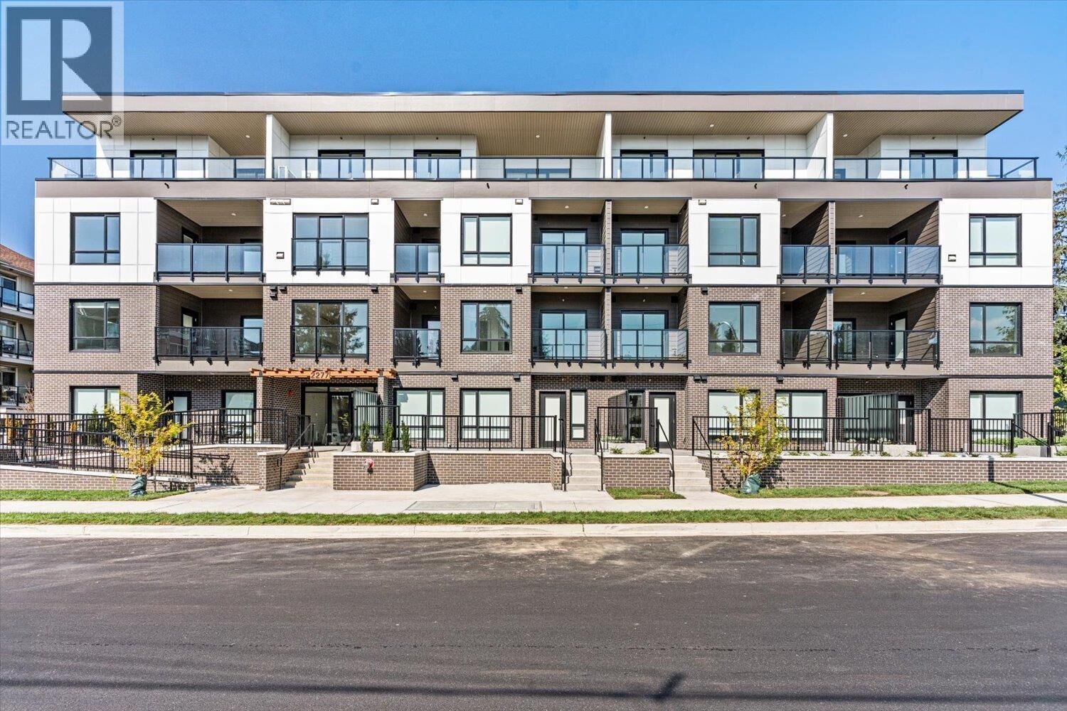 Property Photo:  2277 Hawthorne Avenue 404  BC V3C 1W7 