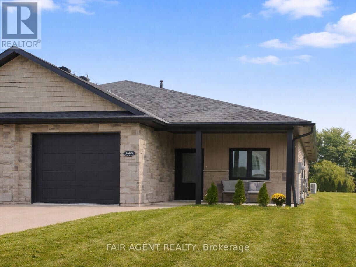 Property Photo:  255 Albert Street 2  ON N0G 1H0 